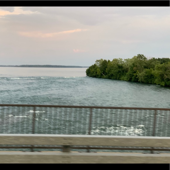 Meet your Posher, Shantol - Picture 1 of 1